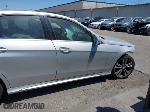 2015 Mercedes-Benz E 350 Sport с VIN WDDHF5KB9FB099983, выставлен на аукционе IAAI как лот 42053451 с пробегом 114 567 миль миль и . История ставок и продаж доступна на DreamBid. Изображение 14.