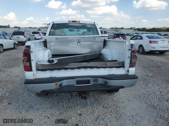 2004 Chevrolet Silverado 1500 Work Truck with VIN 1GCEC19Z74Z276603, listed as a Copart auction lot 70582324 with 211,118 mi miles and Salvage Title. Bid and sale history available at carsss.com. Image 6.