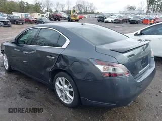 2013 Nissan Maxima SV z VIN 1N4AA5AP7DC814845, wystawiony jako IAAI lot #41758456 z przebiegiem 139 556 mil mil oraz . Historia ofert i sprzedaży dostępna na DreamBid. Obrazek 3.