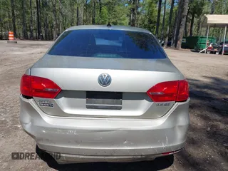 2013 Volkswagen Jetta SE with VIN 3VWDX7AJ9DM253430, listed as a IAAI auction lot 41997354 with 97,493 mi miles and . Bid and sale history available at DreamBid. Image 16.