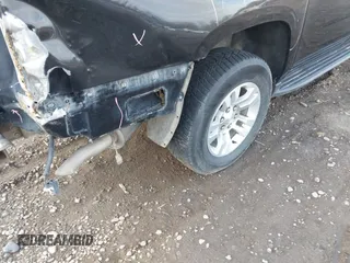 2017 Chevrolet Suburban LT z VIN 1GNSKHKC6HR246168, wystawiony jako IAAI lot #42150327 z przebiegiem Nie podano mil oraz . Historia ofert i sprzedaży dostępna na DreamBid. Obrazek 22.