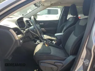 2018 Jeep Cherokee Latitude Tech Connect z VIN 1C4PJLCB5JD544112, wystawiony jako Copart lot #61896675 z przebiegiem 88 759 mil mil oraz Szkoda całkowita • Salvage title. Historia ofert i sprzedaży dostępna na DreamBid. Obrazek 7.