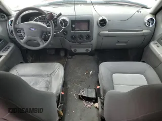 2005 Ford Expedition Special Service z VIN 1FMPU16535LA59153, wystawiony jako Copart lot #50961195 z przebiegiem 200 296 mil mil oraz Szkoda całkowita • Salvage title. Historia ofert i sprzedaży dostępna na DreamBid. Obrazek 8.