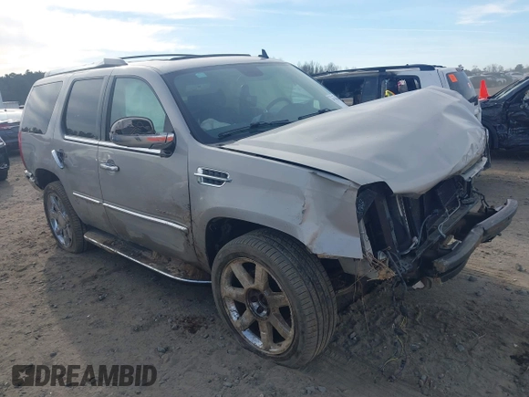 2008 Cadillac Escalade with VIN 1GYFK63848R236600, listed as a IAAI auction lot 41708402 with 193,214 mi miles. Bid and sale history available at carsss.com. Image 1.