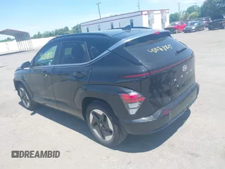 2024 Hyundai Kona Limited с VIN KM8HE3A68RU010317, выставлен на аукционе IAAI как лот 42270825 с пробегом 5 702 миль миль и . История ставок и продаж доступна на DreamBid. Изображение 3.