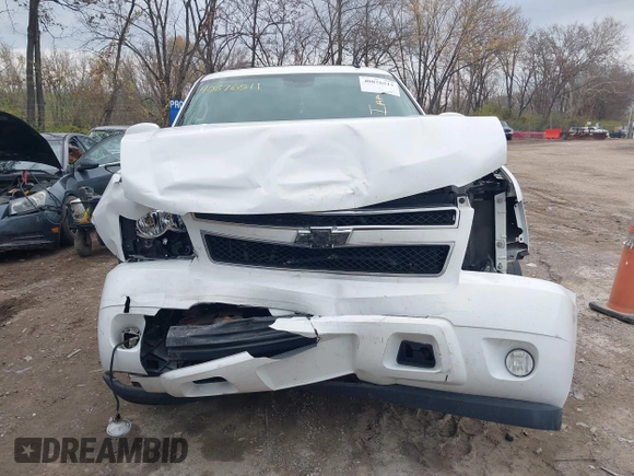 2008 Chevrolet Tahoe LTZ with VIN 1GNFK13098J160218, listed as a IAAI auction lot 40876511 with 186,701 mi miles and . Bid and sale history available at DreamBid. Image 12.