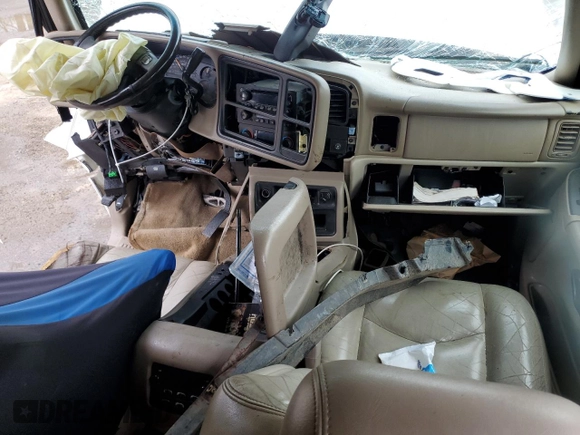 2006 GMC Yukon SLE with VIN 1GKEC13T06R110256, listed as a Copart auction lot 43820685 with Not Provided miles and Salvage Title. Bid and sale history available at DreamBid. Image 8.