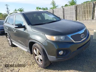 2012 Kia Sorento EX z VIN 5XYKU4A29CG200474, wystawiony jako IAAI lot #42158605 z przebiegiem 226 420 mil mil oraz . Historia ofert i sprzedaży dostępna na DreamBid. Obrazek 1.