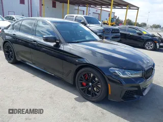 2022 BMW 5 Series 540i z VIN WBA53BJ04NCH73244, wystawiony jako IAAI lot #42440862 z przebiegiem 31 852 mil mil oraz . Historia ofert i sprzedaży dostępna na DreamBid. Obrazek 1.