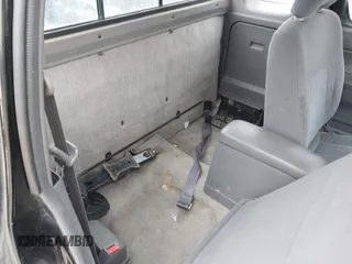 1998 Nissan Frontier XE z VIN 1N6DD26S2WC325599, wystawiony jako IAAI lot #41551614 z przebiegiem 99 047 mil mil oraz . Historia ofert i sprzedaży dostępna na DreamBid. Obrazek 8.