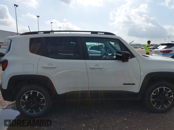 2023 Jeep Renegade Latitude with VIN ZACNJDB11PPP64019, listed as a IAAI auction lot 42736502 with 39,254 mi miles and . Bid and sale history available at DreamBid. Image 13.