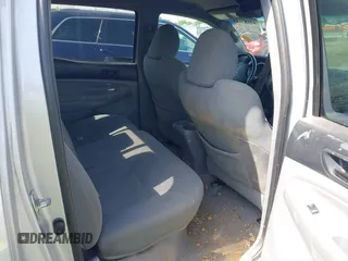 2009 Toyota Tacoma with VIN 3TMLU42N19M034332, listed as a IAAI auction lot 42157119 with 195,272 mi miles and . Bid and sale history available at DreamBid. Image 8.