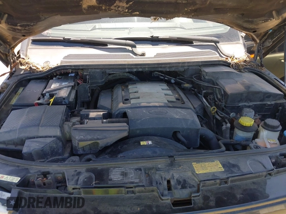 2005 Land Rover LR3 SE with VIN SALAD25485A320046, listed as a IAAI auction lot 42208465 with 237,725 mi miles and . Bid and sale history available at DreamBid. Image 10.