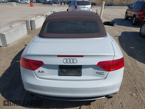 2015 Audi A5 Premium Plus z VIN WAUMFAFH3FN001641, wystawiony jako IAAI lot #41781985 z przebiegiem 44 229 mil mil oraz . Historia ofert i sprzedaży dostępna na DreamBid. Obrazek 16.