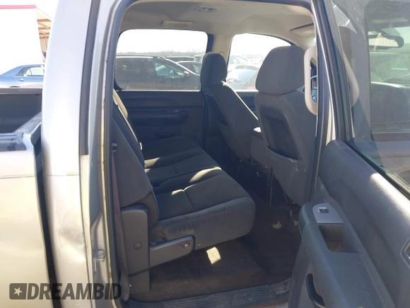 2008 GMC Sierra 1500 SLE1 z VIN 3GTEC13JX8G260212, wystawiony jako IAAI lot #41641592 z przebiegiem 186 365 mil mil oraz . Historia ofert i sprzedaży dostępna na DreamBid. Obrazek 8.