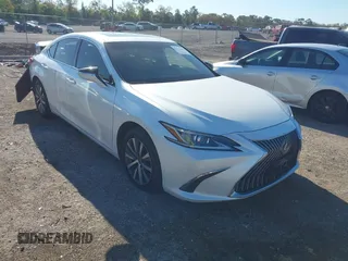 2019 Lexus ES 350 z VIN 58ABZ1B11KU051047, wystawiony jako IAAI lot #41721365 z przebiegiem 84 209 mil mil oraz . Historia ofert i sprzedaży dostępna na DreamBid. Obrazek 1.