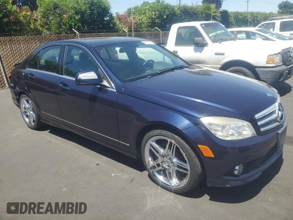 2008 Mercedes-Benz C 300 Sport z VIN WDDGF54X88F055375, wystawiony jako Copart lot #57657925 z przebiegiem 87 558 mil mil oraz Szkoda całkowita • Salvage title. Historia ofert i sprzedaży dostępna na DreamBid. Obrazek 4.