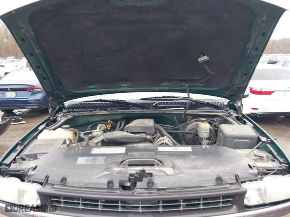 2000 Chevrolet Silverado 1500 LS with VIN 1GCEK14T4YE371140, listed as a IAAI auction lot 41829696 with 182,156 mi miles. Bid and sale history available at carsss.com. Image 10.