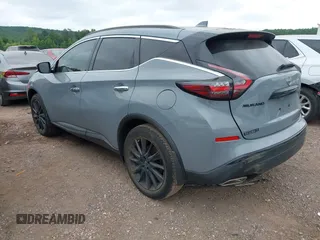 2023 Nissan Murano SV z VIN 5N1AZ2BJ5PC107884, wystawiony jako IAAI lot #42432389 z przebiegiem 20 190 mil mil oraz . Historia ofert i sprzedaży dostępna na DreamBid. Obrazek 3.