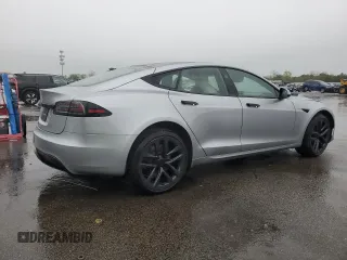 2024 Tesla Model S z VIN 5YJSA1E53RF542174, wystawiony jako Copart lot #55063885 z przebiegiem 4 751 mil mil oraz Szkoda całkowita • Salvage title. Historia ofert i sprzedaży dostępna na DreamBid. Obrazek 3.