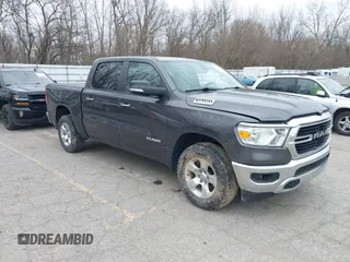 2019 Ram 1500 Big Horn z VIN 1C6RRFFG6KN845968, wystawiony jako IAAI lot #41963417 z przebiegiem 139 091 mil mil oraz . Historia ofert i sprzedaży dostępna na DreamBid. Obrazek 1.