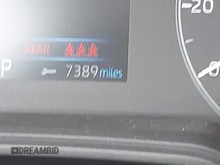 2025 Toyota Corolla LE z VIN 5YFB4MDE1SP294222, wystawiony jako IAAI lot #42462252 z przebiegiem 7 389 mil mil oraz . Historia ofert i sprzedaży dostępna na DreamBid. Obrazek 16.