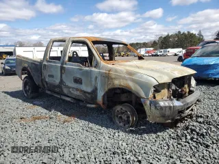 2000 Ford Super Duty F-250 XL with VIN 1FTNW21F0YEA21769, listed as a Copart auction lot 47771375 with 0 mi miles and Non Repairable. Bid and sale history available at carsss.com. Image 4.