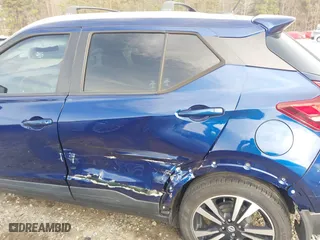 2019 Nissan Kicks SV with VIN 3N1CP5CU8KL557557, listed as a IAAI auction lot 41725802 with 94,023 mi miles. Bid and sale history available at carsss.com. Image 6.