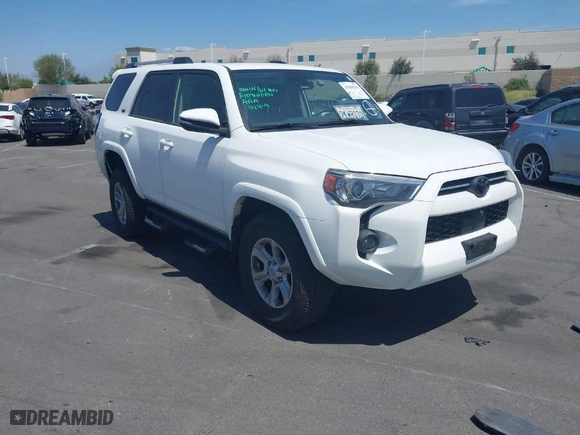2024 Toyota 4Runner SR5 Premium with VIN JTENU5JR4R6243479, listed as a IAAI auction lot 42068243 with 17,533 mi miles. Bid and sale history available at carsss.com. Image 1.