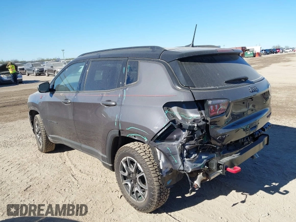 2024 Jeep Compass Trailhawk with VIN 3C4NJDDN4RT135384, listed as a IAAI auction lot 41251948 with 6,981 mi miles and . Bid and sale history available at DreamBid. Image 3.