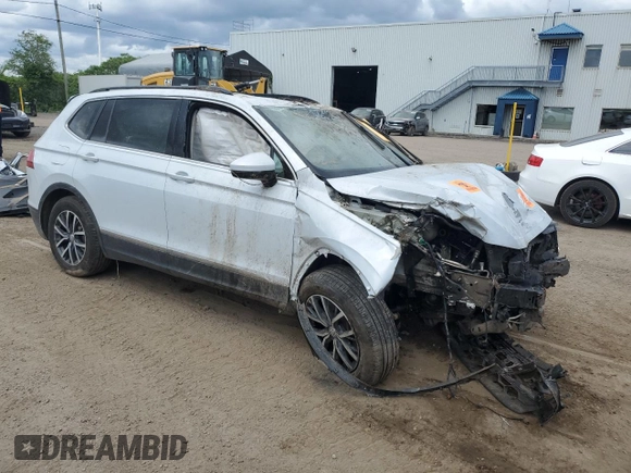 2018 Volkswagen Tiguan SEL z VIN 3VV2B7AXXJM139608, wystawiony jako Copart lot #59742705 z przebiegiem Nie podano mil oraz Szkoda całkowita • Salvage title. Historia ofert i sprzedaży dostępna na DreamBid. Obrazek 4.
