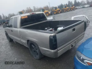 2001 GMC Sierra 1500 SLE z VIN 2GTEC19V711312775, wystawiony jako IAAI lot #40762532 z przebiegiem 230 372 mil mil oraz . Historia ofert i sprzedaży dostępna na DreamBid. Obrazek 3.