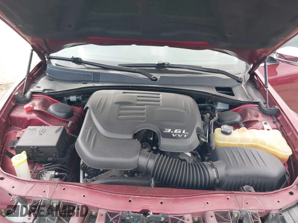 2019 Chrysler 300 Limited with VIN 2C3CCAKG4KH586497, listed as a IAAI auction lot 41511850 with 55,479 mi miles. Bid and sale history available at carsss.com. Image 10.