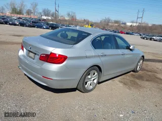2012 BMW 5 Series 528i xDrive with VIN WBAXH5C5XCDW10753, listed as a IAAI auction lot 41780558 with 91,874 mi miles. Bid and sale history available at carsss.com. Image 4.