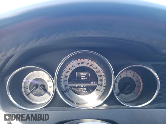 2013 Mercedes-Benz C 300 Sport z VIN WDDGF8AB5DR251793, wystawiony jako Copart lot #57859445 z przebiegiem 138 764 mil mil oraz Szkoda całkowita • Salvage title. Historia ofert i sprzedaży dostępna na DreamBid. Obrazek 9.