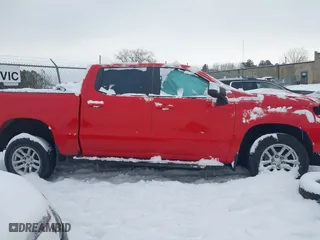 2019 Chevrolet Silverado 1500 LT with VIN 3GCUYDED8KG148523, listed as a IAAI auction lot 41440098 with 76,470 mi miles. Bid and sale history available at carsss.com. Image 13.