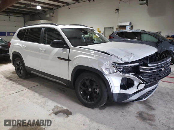 2024 Volkswagen Atlas Peak Edition SEL with VIN 1V2GR2CA7RC564002, listed as a Copart auction lot 85509344 with 111 mi miles and Salvage title. Bid and sale history available at DreamBid. Image 4.