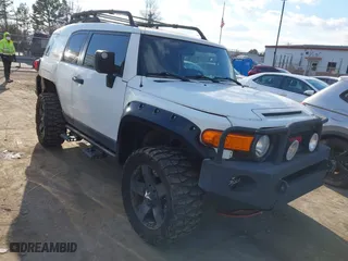 2008 Toyota FJ Cruiser with VIN JTEBU11F78K038391, listed as a IAAI auction lot 41424500 with 162,926 mi miles. Bid and sale history available at carsss.com. Image 1.