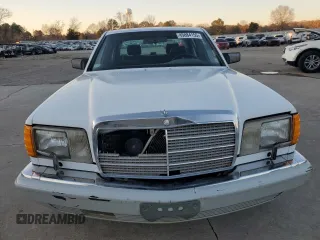 1989 Mercedes-Benz 560 with VIN WDBCA39E7KA453389, listed as a Copart auction lot 45884155 with 231,828 mi miles and Clean Title. Bid and sale history available at DreamBid. Image 5.