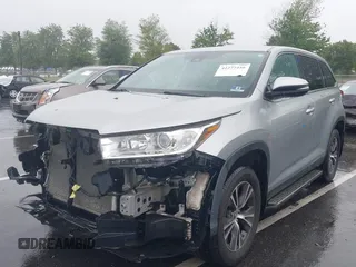 2019 Toyota Highlander LE z VIN 5TDBZRFH9KS975208, wystawiony jako IAAI lot #42277456 z przebiegiem 97 421 mil mil oraz . Historia ofert i sprzedaży dostępna na DreamBid. Obrazek 2.