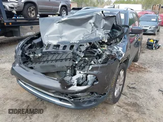 2017 Jeep Cherokee Limited with VIN 1C4PJMDB2HW562277, listed as a IAAI auction lot 41800310 with Not Provided miles and . Bid and sale history available at DreamBid. Image 6.