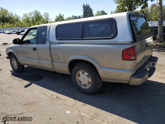 2002 GMC Sonoma SLS with VIN 1GTCS19W628240548, listed as a Copart auction lot 69665724 with 245,738 mi miles and Salvage Title. Bid and sale history available at carsss.com. Image 2.