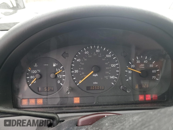 2002 Mercedes-Benz M-Class with VIN 4JGAB54E62A292019, listed as a Copart auction lot 81493604 with 305,098 mi miles and Salvage Title. Bid and sale history available at carsss.com. Image 9.