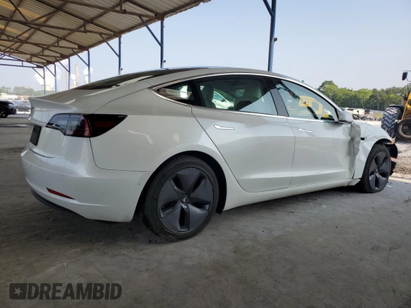2020 Tesla Model 3 Standard Range Plus z VIN 5YJ3E1EA5LF599103, wystawiony jako Copart lot #59159465 z przebiegiem 32 614 mil mil oraz Czysty tytuł • Clean title. Historia ofert i sprzedaży dostępna na DreamBid. Obrazek 3.