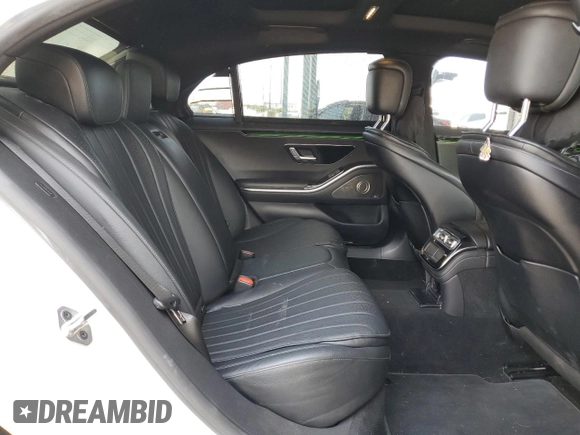 2022 Mercedes-Benz S 580 z VIN W1K6G7GB2NA143545, wystawiony jako Copart lot #57256335 z przebiegiem 33 205 mil mil oraz Szkoda całkowita • Salvage title. Historia ofert i sprzedaży dostępna na DreamBid. Obrazek 10.