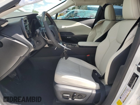 2025 Lexus RX 350 with VIN 2T2BAMBA2SC061051, listed as a Copart auction lot 57847605 with 526 mi miles and Salvage title. Bid and sale history available at DreamBid. Image 7.