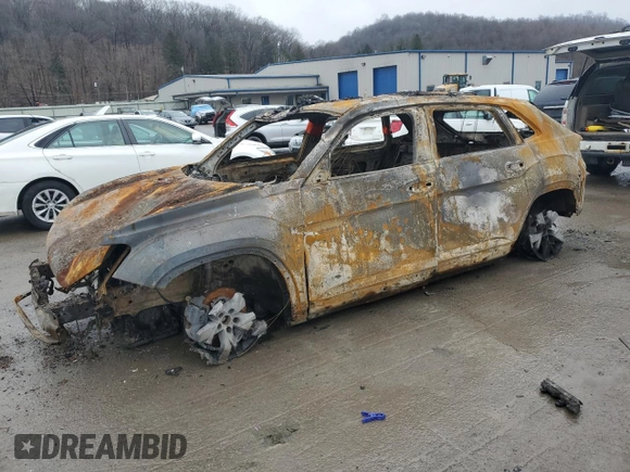2023 Volkswagen Atlas SE z VIN 1V2LC2CA1PC206469, wystawiony jako Copart lot #39746964 z przebiegiem Nie podano mil oraz Szkoda całkowita • Salvage title. Historia ofert i sprzedaży dostępna na DreamBid. Obrazek 1.