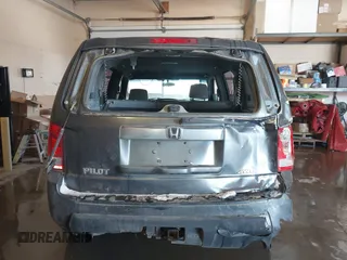 2011 Honda Pilot LX with VIN 5FNYF4H25BB103756, listed as a IAAI auction lot 41554121 with 182,502 mi miles. Bid and sale history available at carsss.com. Image 16.
