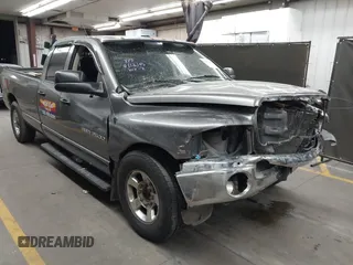 2005 Dodge 2500 ST z VIN 3D7KR28C95G742981, wystawiony jako IAAI lot #42212297 z przebiegiem 323 698 mil mil oraz . Historia ofert i sprzedaży dostępna na DreamBid. Obrazek 1.
