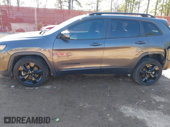 2020 Jeep Cherokee Latitude Plus with VIN 1C4PJLLB0LD648493, listed as a IAAI auction lot 41224900 with 70,995 mi miles. Bid and sale history available at carsss.com. Image 14.